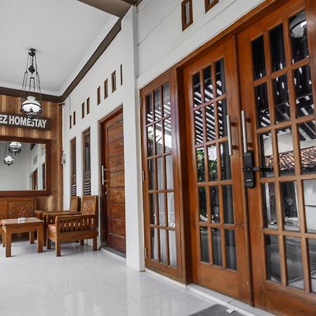 Inez Homestay Yogyakarta Extérieur photo
