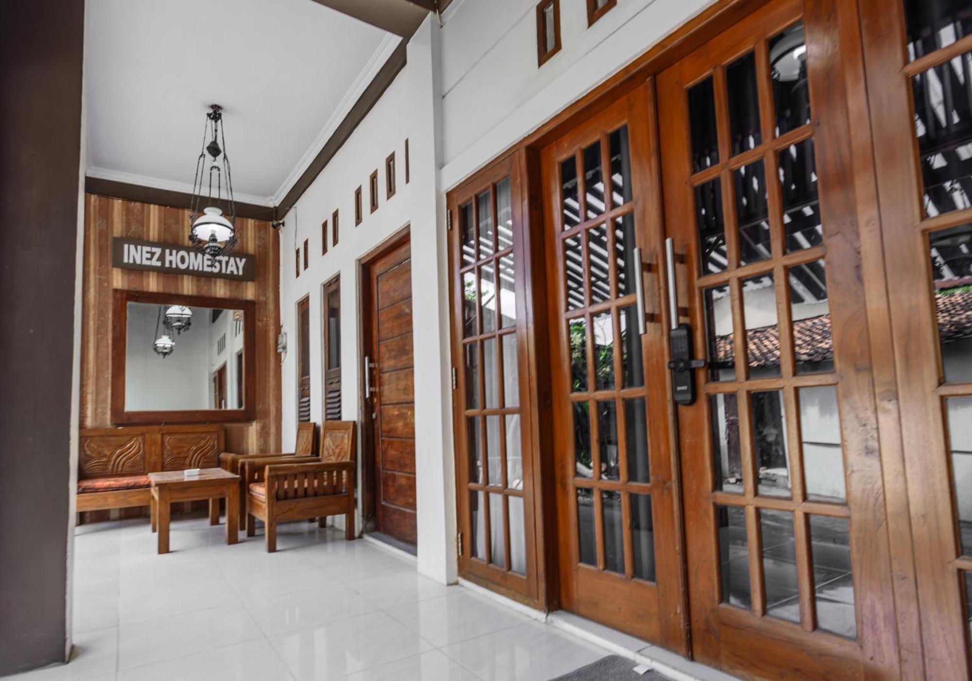 Inez Homestay Yogyakarta Extérieur photo