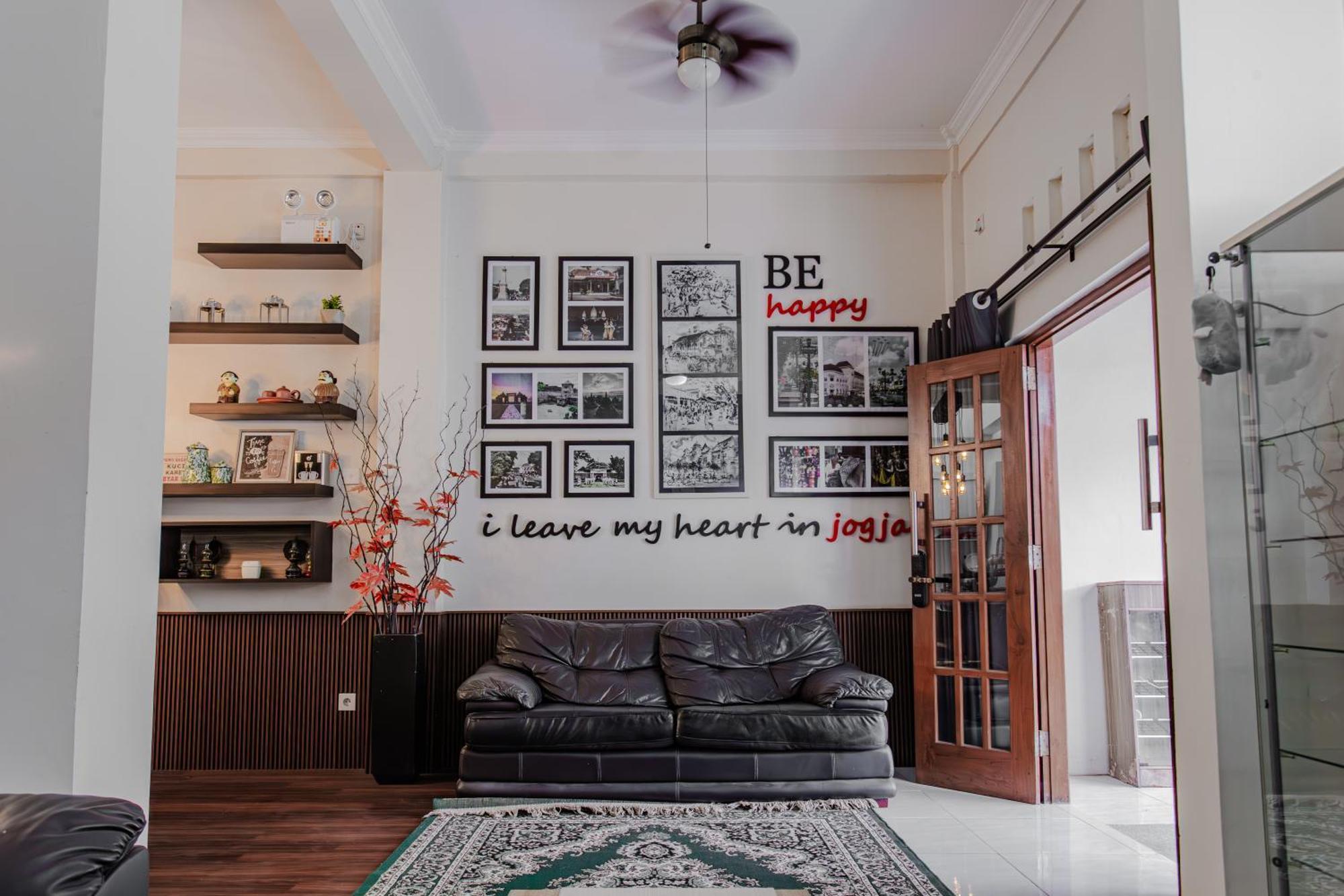 Inez Homestay Yogyakarta Extérieur photo